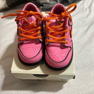 Nike Kids Sneakers in Pink and Orange
